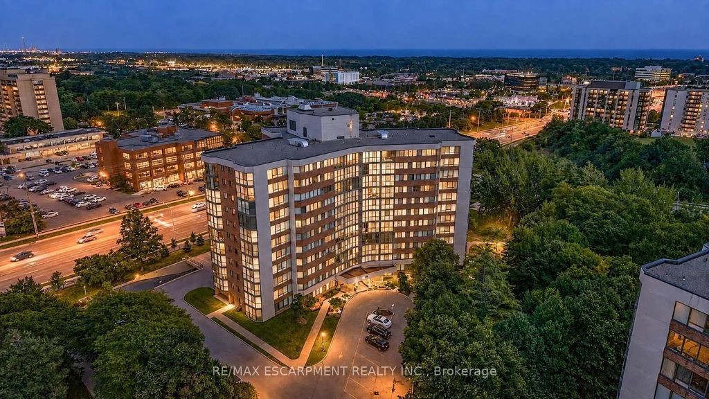 1230 Marlborough Court 202, Oakville