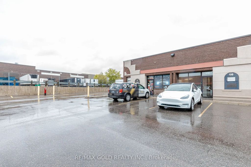 5484 Tomken Road 16, Mississauga