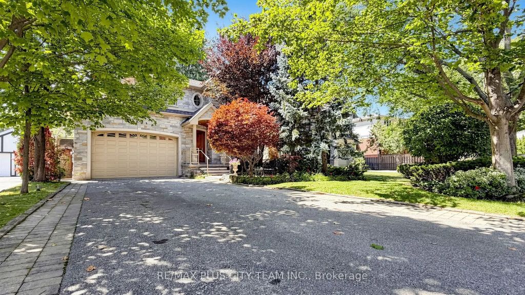 50 Bonnyview Drive, Toronto W07