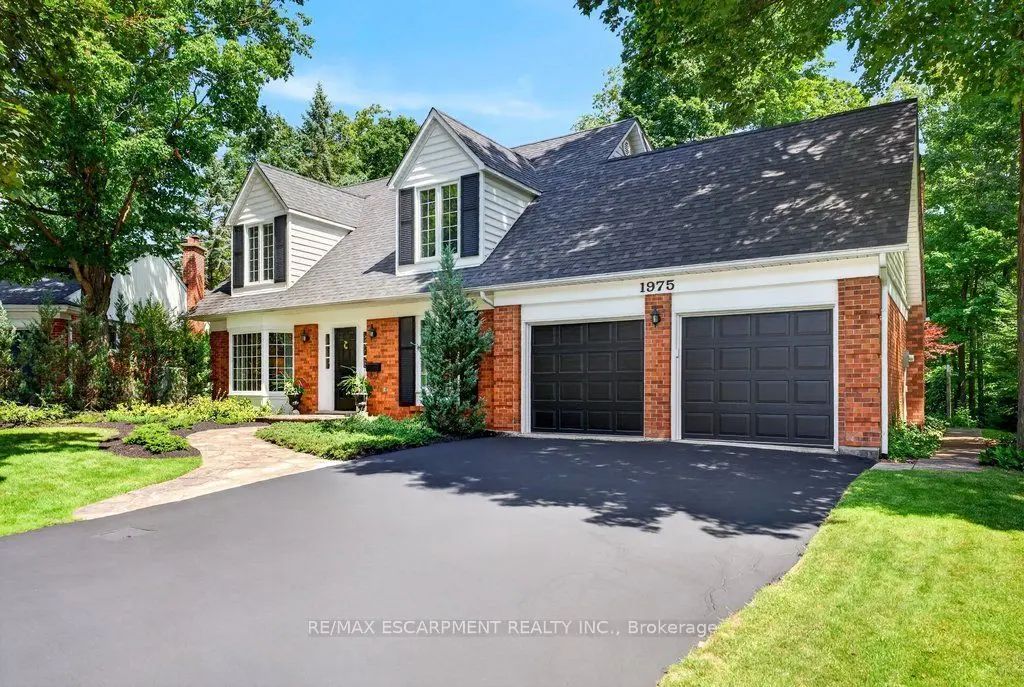 1975 Sterling Place, Burlington