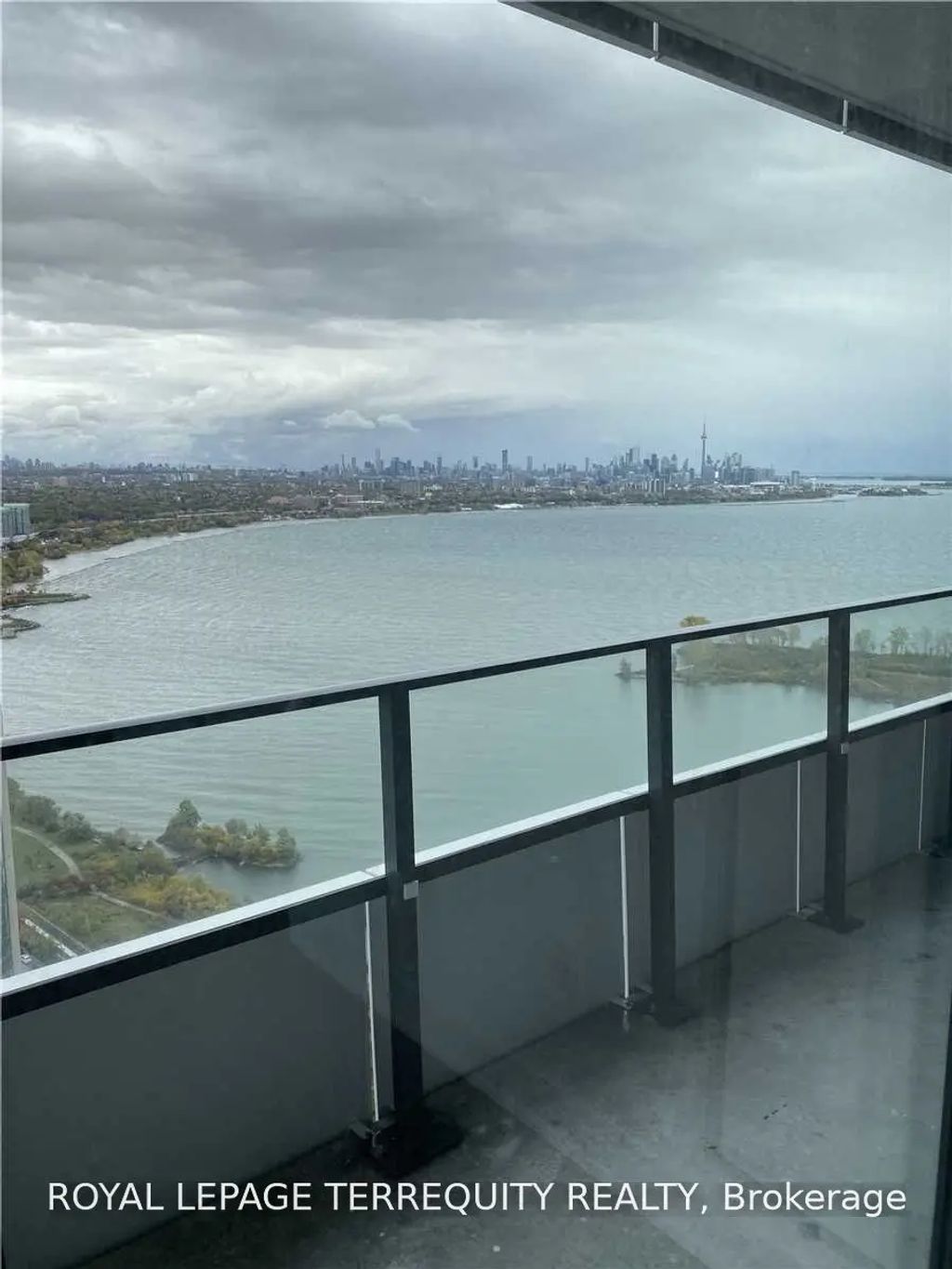20 Shore Breeze Drive 3904, Toronto W06