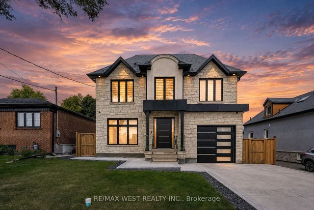 46 Golfdown Drive, Toronto W10