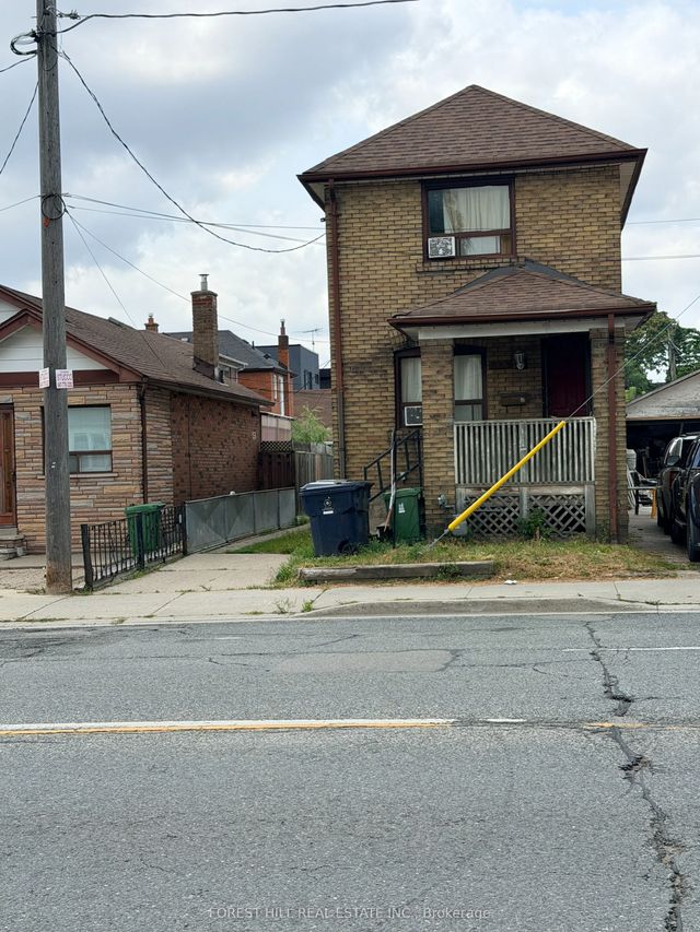 666 Jane Street, Toronto W03