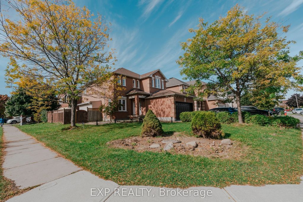 206 Drinkwater Road Upper, Brampton