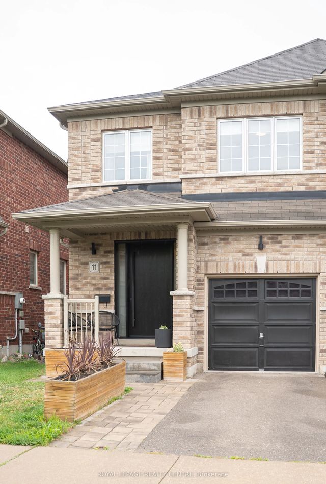 11 Falling Leaf Drive, Caledon