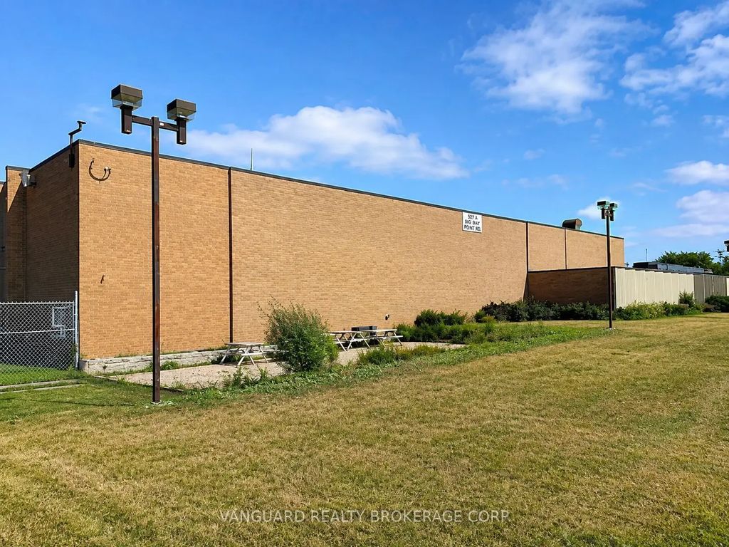 19 City View Drive, Toronto W10