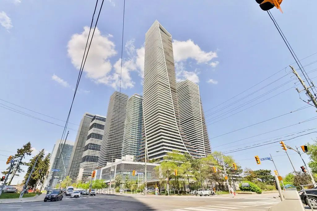 30 Shore Breeze Drive 236, Toronto W06