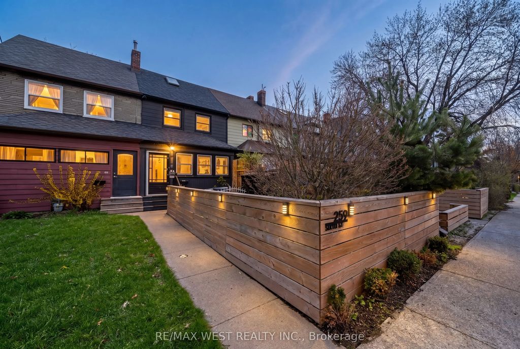 259 Sixth Street, Toronto W06