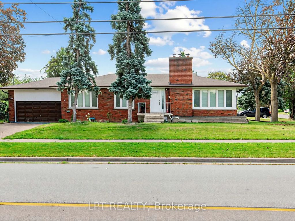 27 Kingsview Boulevard, Toronto W09