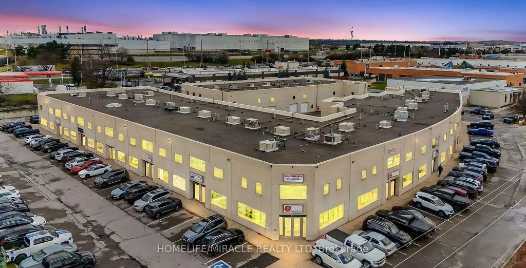 2 Automatic Drive 112 {main Floor}, Brampton