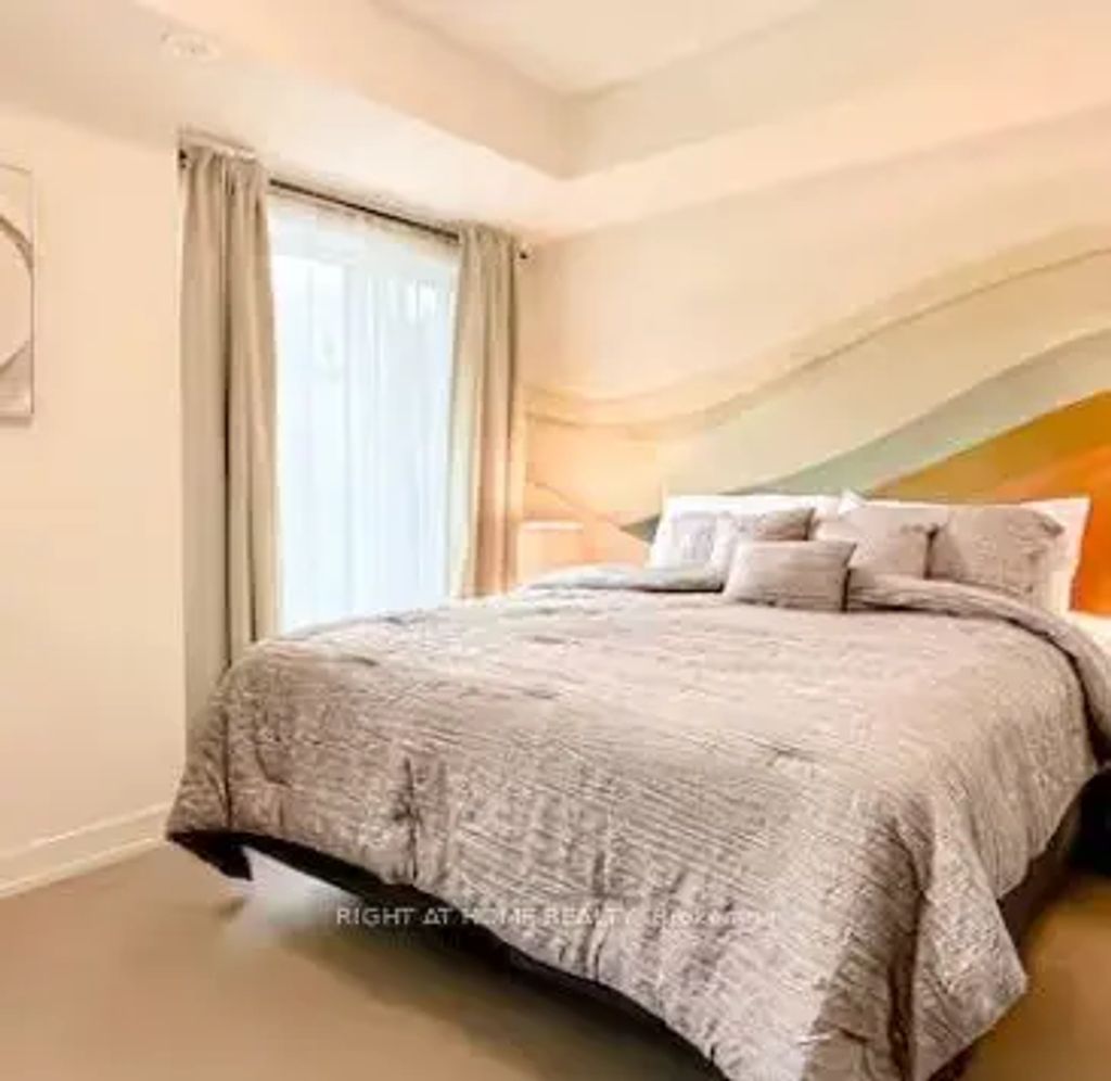 127 Frederick Tisdale Drive 2nd Floor Rear, Toronto W05