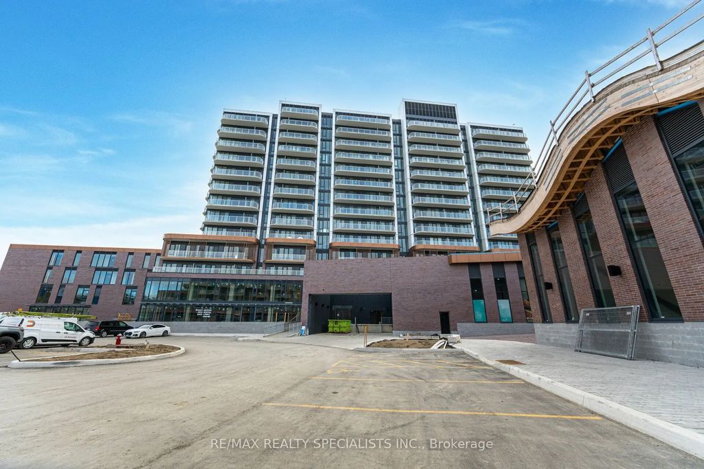 220 Missinnihe Way 313, Mississauga