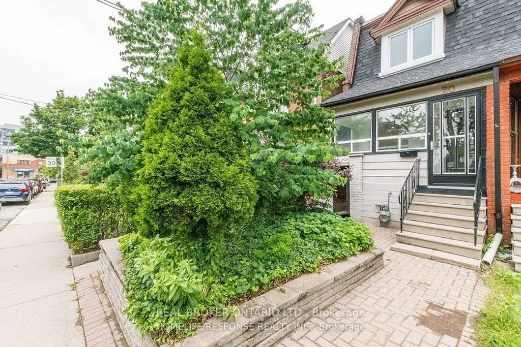 20 W Golden Avenue Upper, Toronto W01
