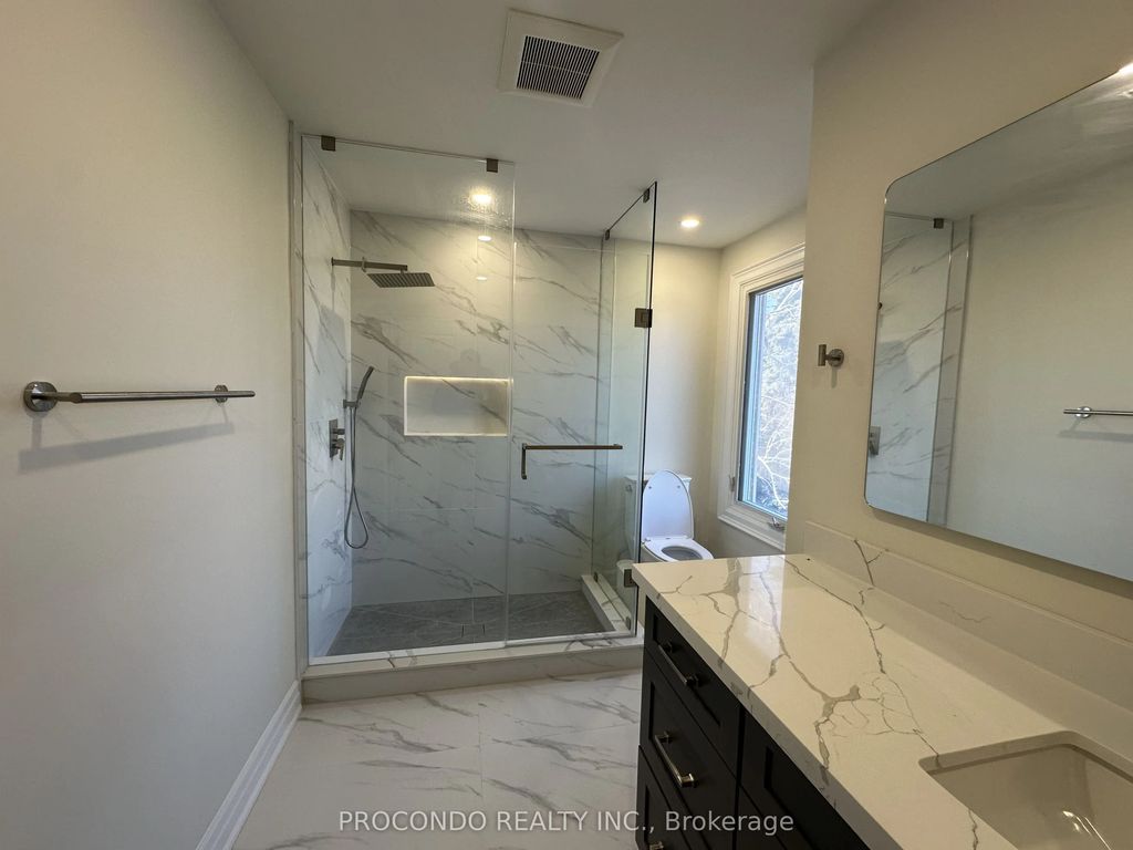 3366 Mulcaster Road Room 1, Mississauga