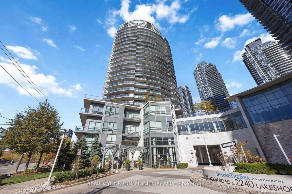 15 Legion Road 102, Toronto W06