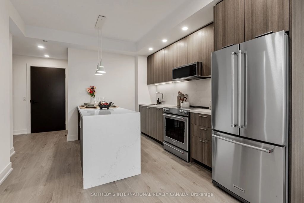 29 York Garden Way 1706, Toronto W04