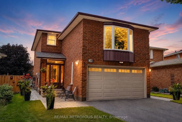 38 Langholm Court, Brampton