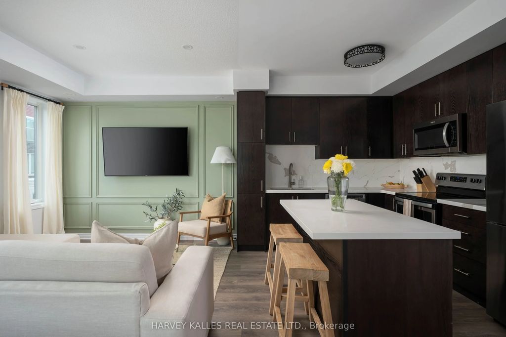 85 Eastwood Park Gardens 35, Toronto W06