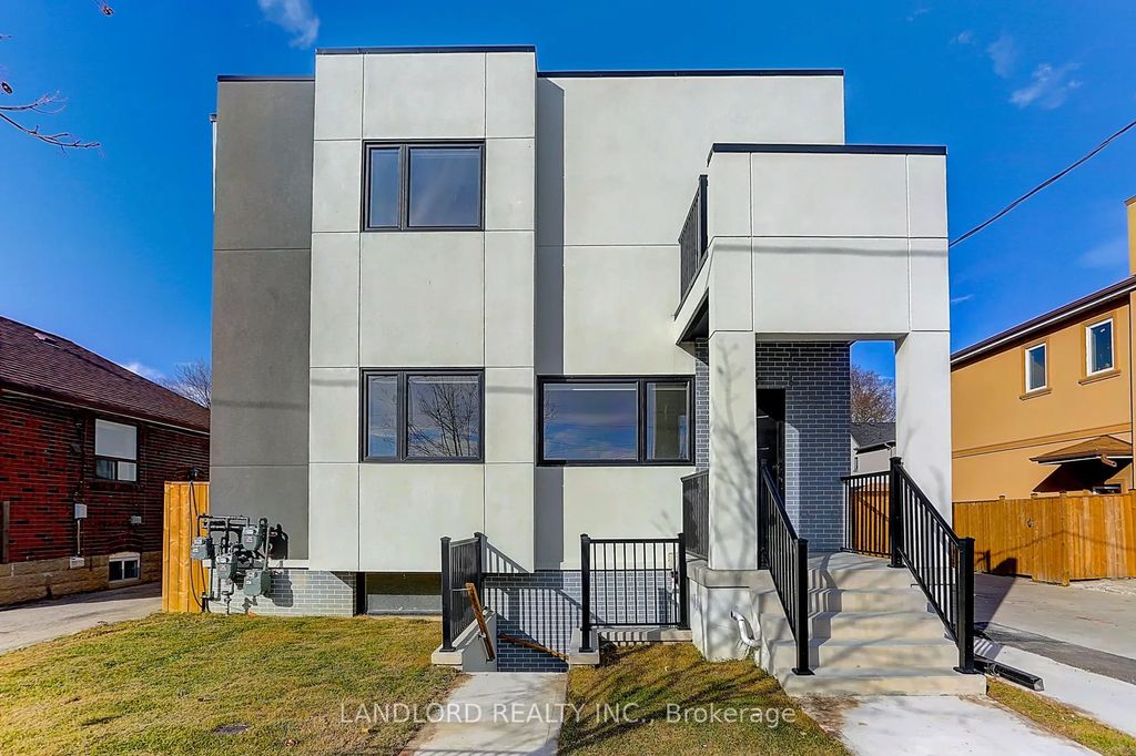 2004 Lawrence Avenue W Lowr Rr, Toronto W04