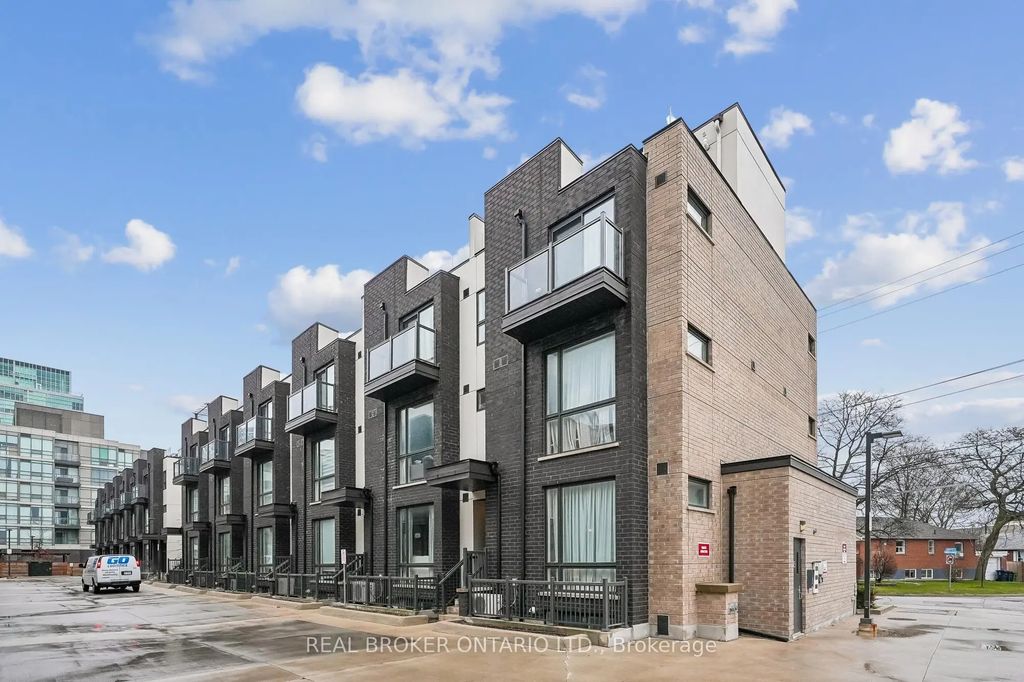 26 Fieldway Road 46, Toronto W08