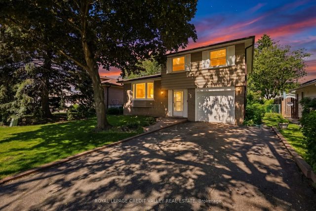 32 Farmington Drive, Brampton