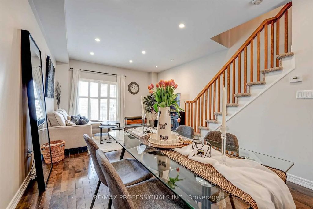 676 Rowley Common, Burlington