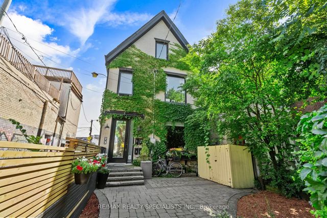 73 Elm Grove Avenue, Toronto W01