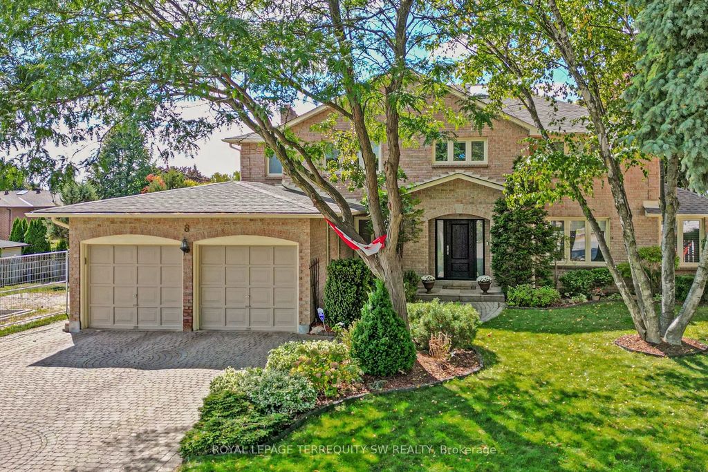 8 Chalmers Court, Brampton