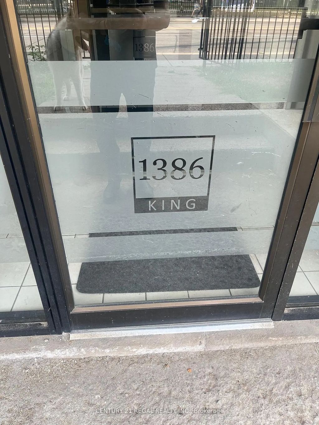 1384 King Street W, Toronto W01