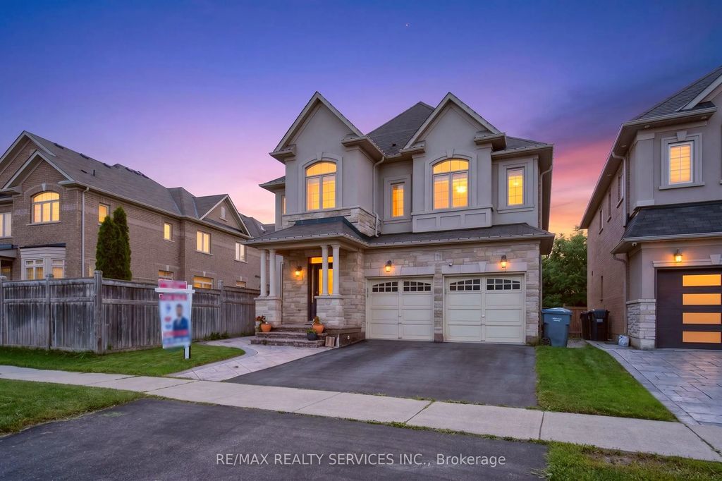 15 Bonnie Braes Drive, Brampton