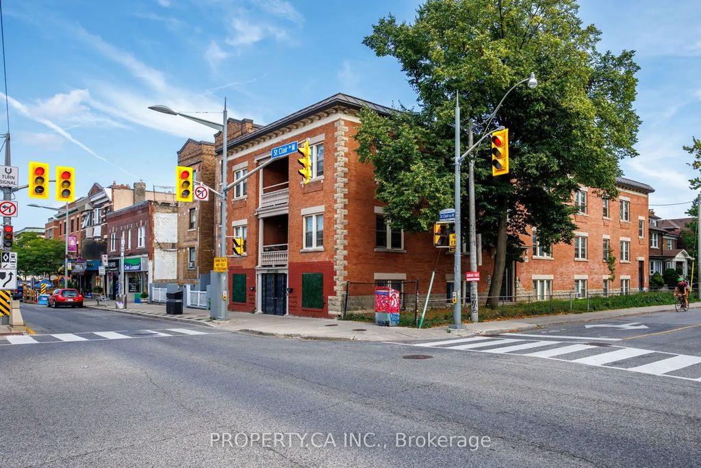 97 Northcliffe Boulevard 9, Toronto W03