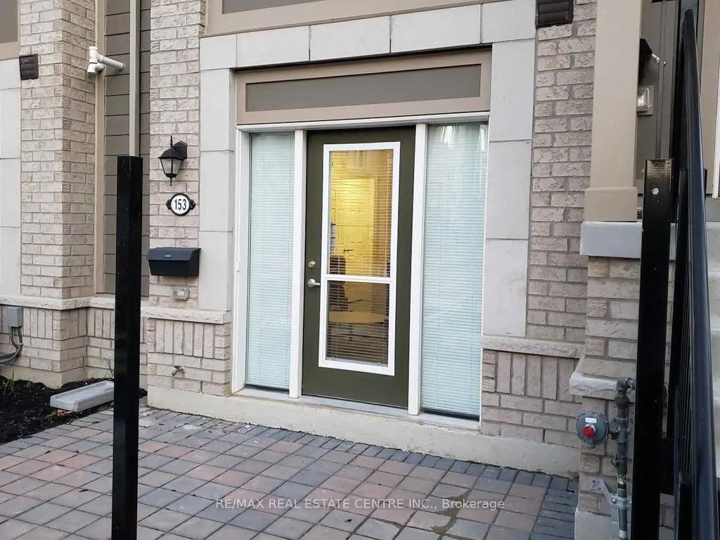 1 Beckenrose Court 153, Brampton