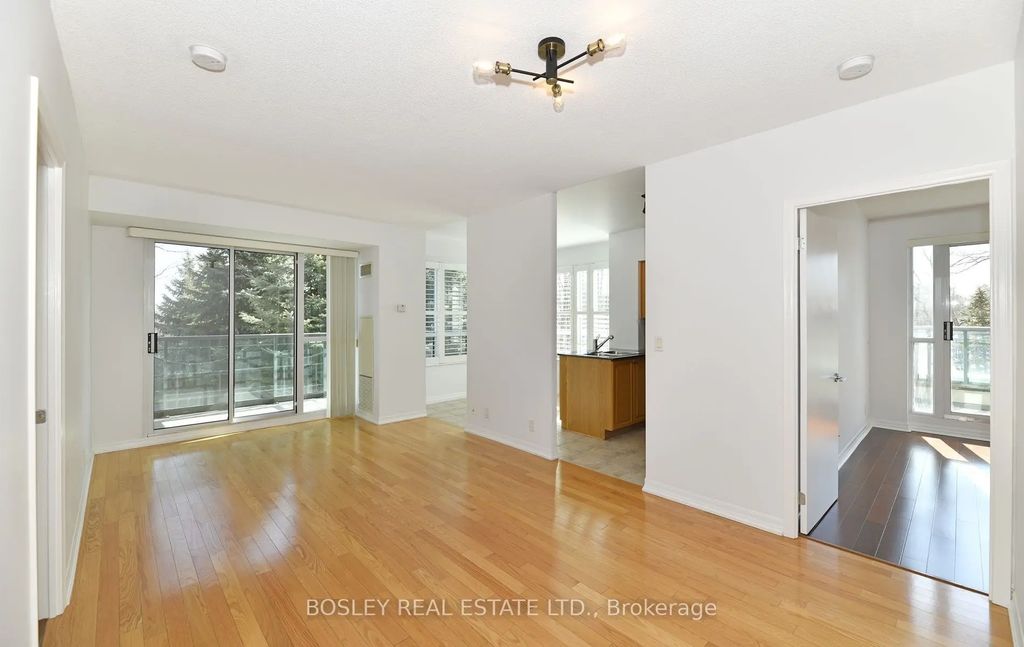 38 Fontenay Court 207, Toronto W08