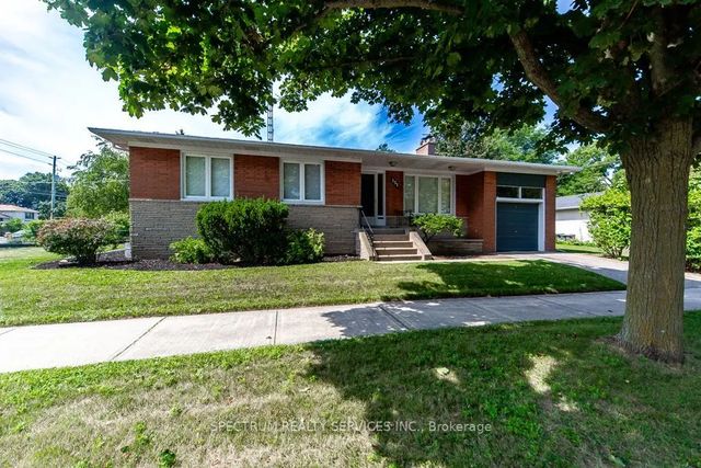 131 West Deane Park Drive, Toronto W08