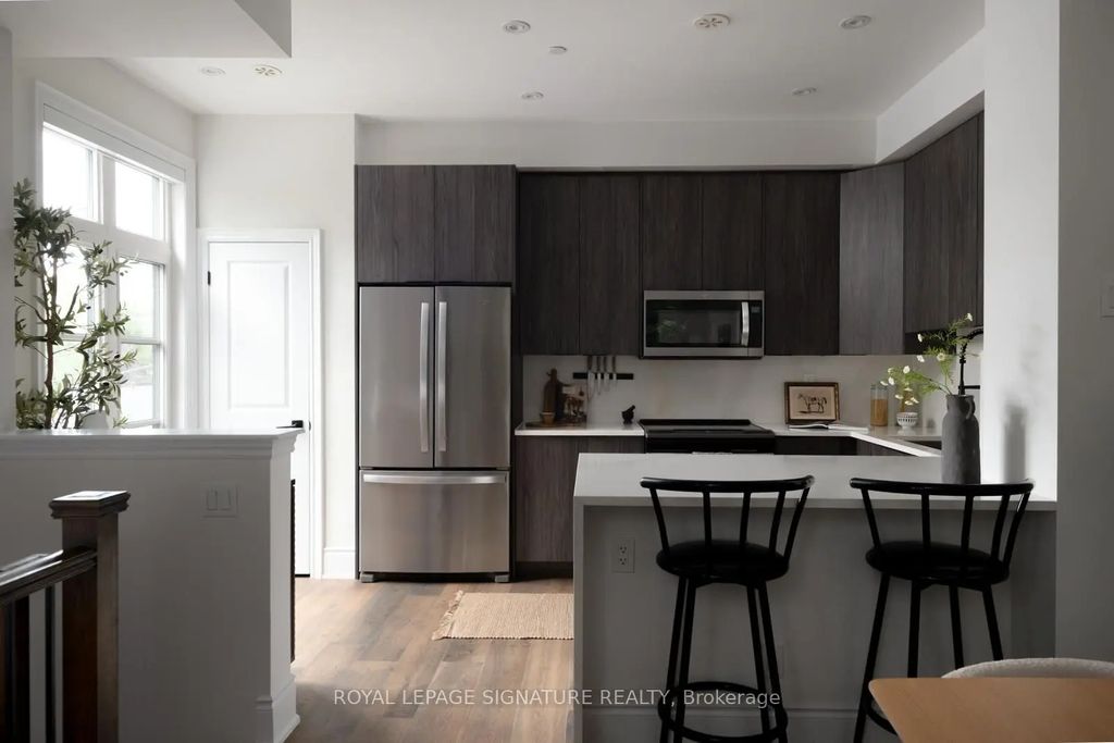 71 Elder Avenue 73, Toronto W06