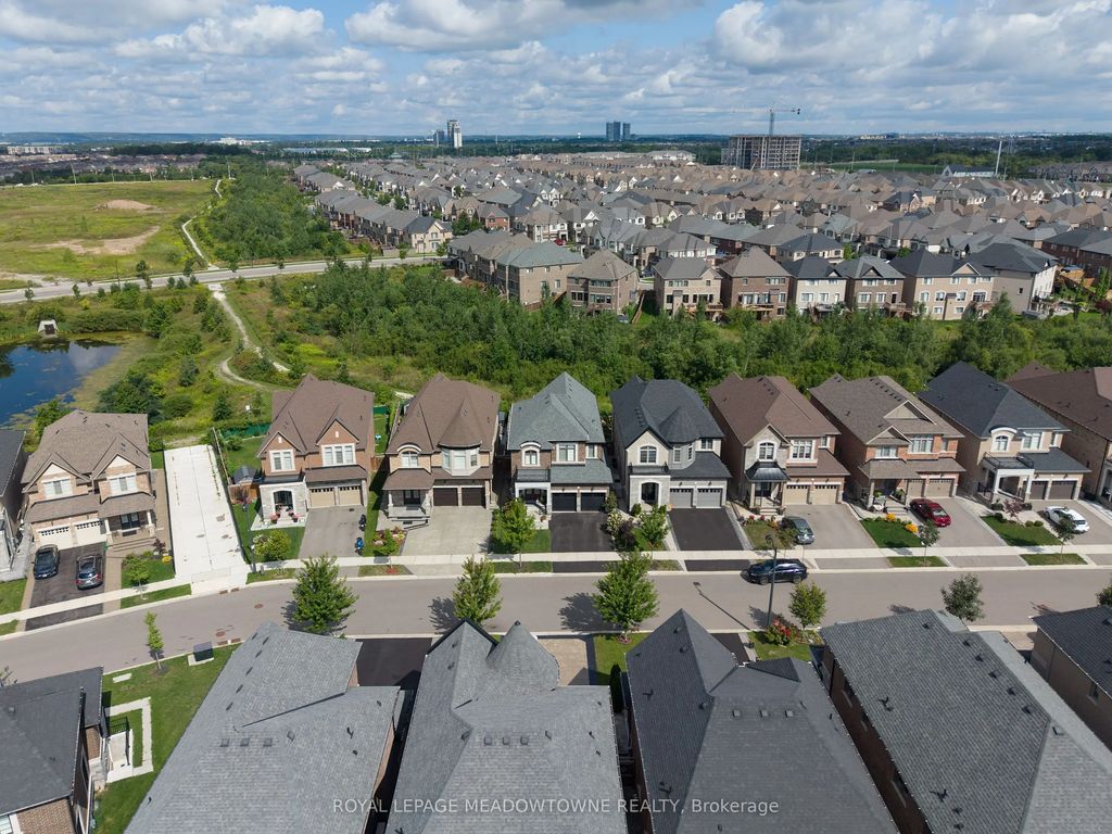 461 Parent Place, Milton