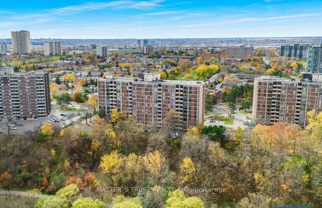 335 Driftwood Avenue 707, Toronto W05