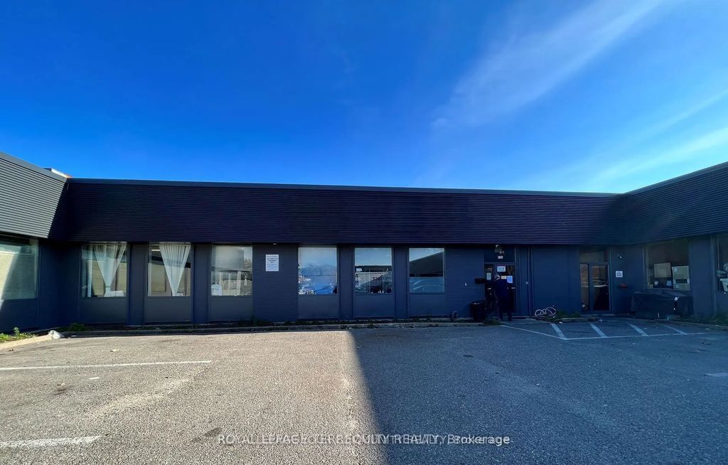 585 Trethewey Drive, Toronto W04