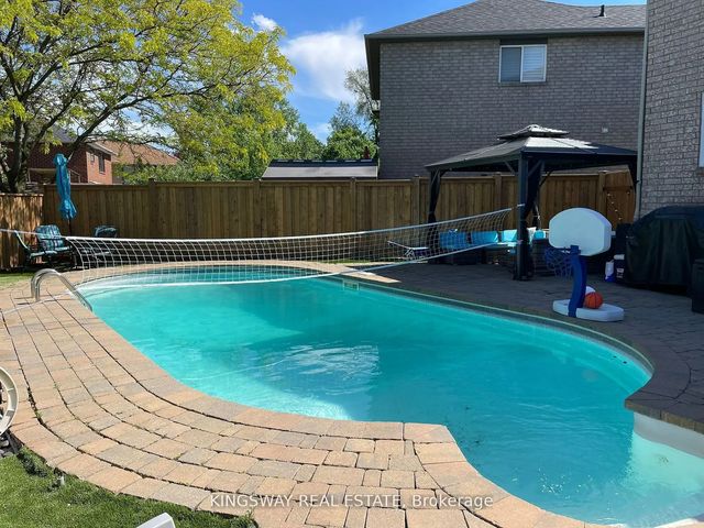 570 Enfield Road, Burlington