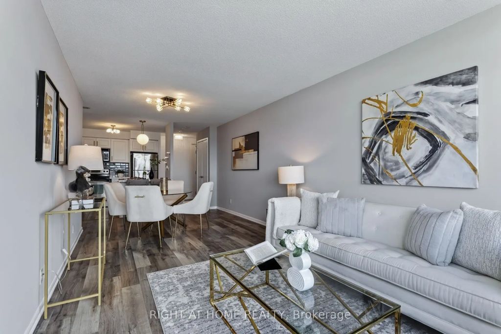 185 Legion Road N 1417, Toronto W06