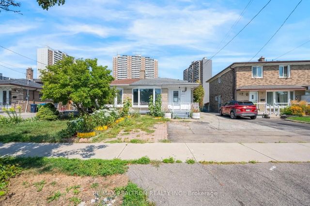 43 Lindylou Road, Toronto W05