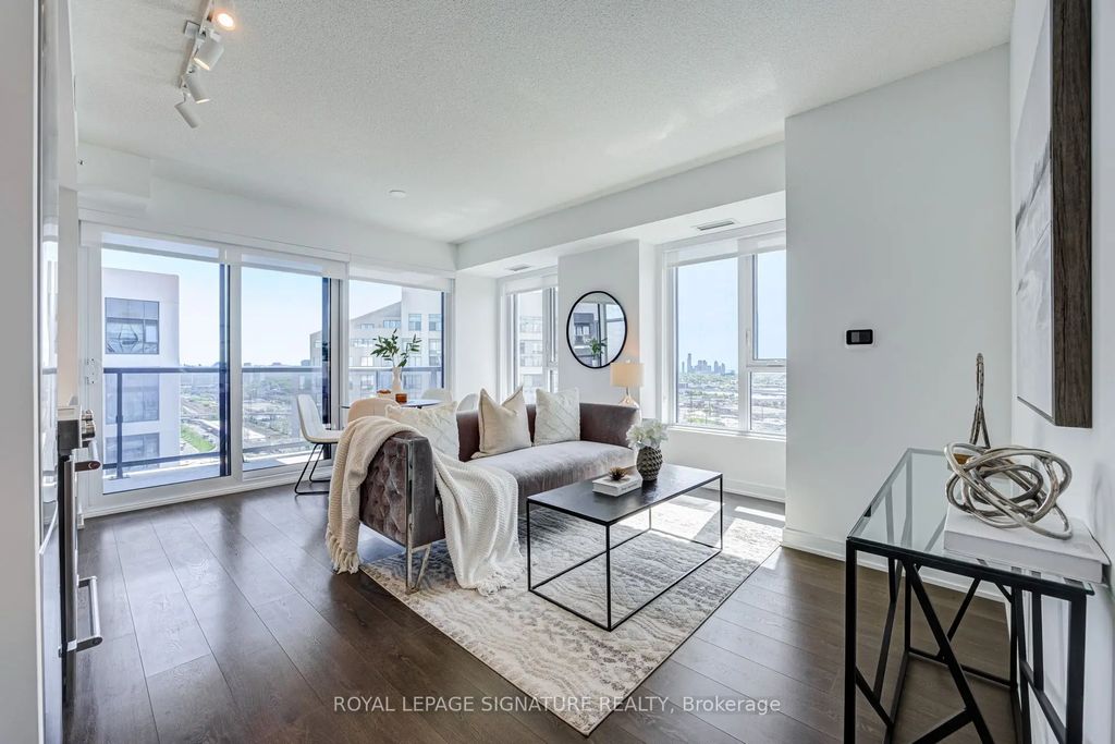 30 Samuel Wood Way 2008, Toronto W08