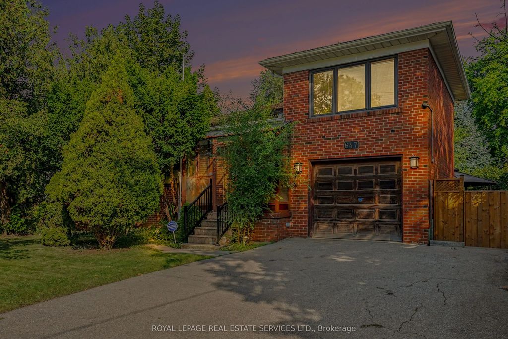 647 Burnhamthorpe Road, Toronto W08