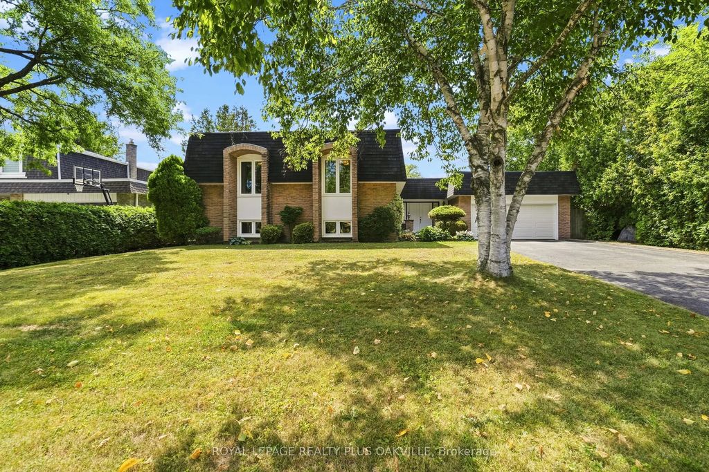 244 Willowridge Court, Oakville
