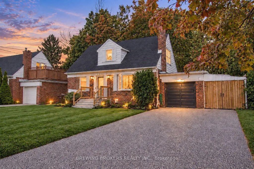 1536 Applewood Road, Mississauga