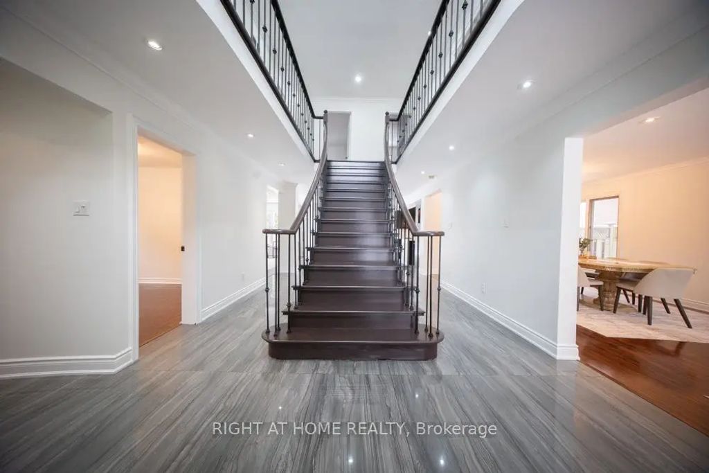 2088 Perran Drive, Mississauga