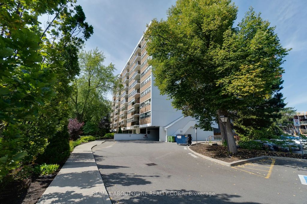 212 Kerr Street 507, Oakville