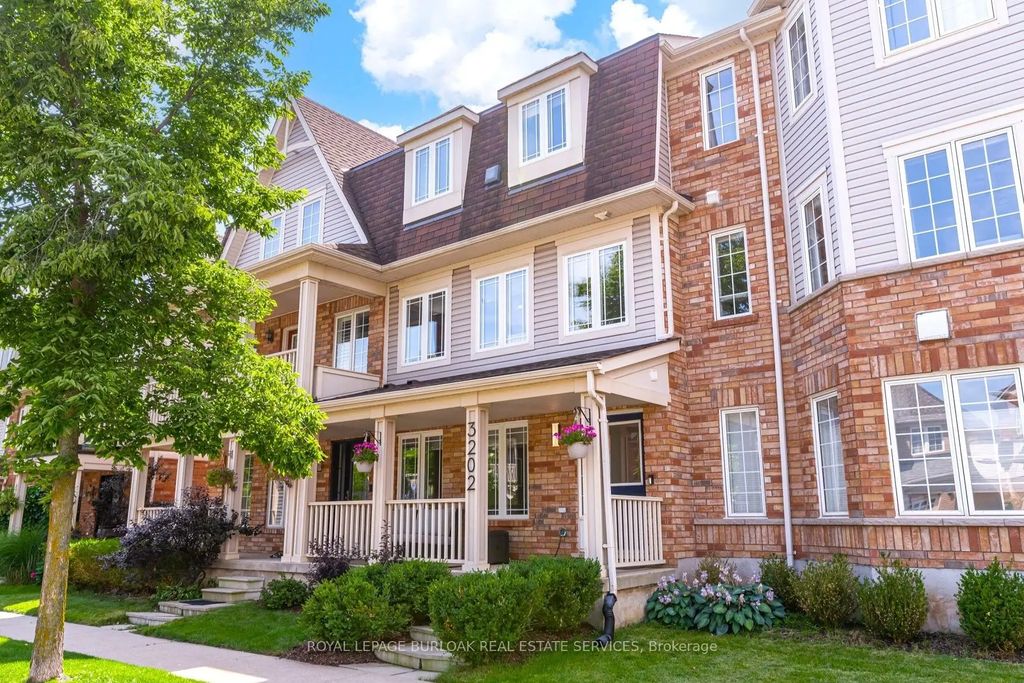 3202 Munson Crescent, Burlington