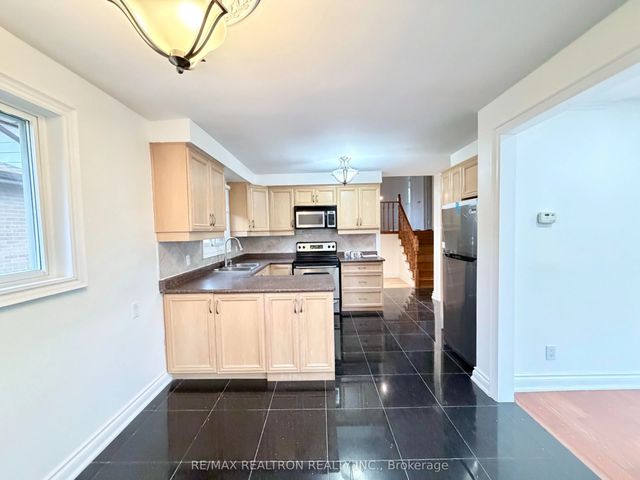 3948 Midhurst Lane Main Floor, Mississauga