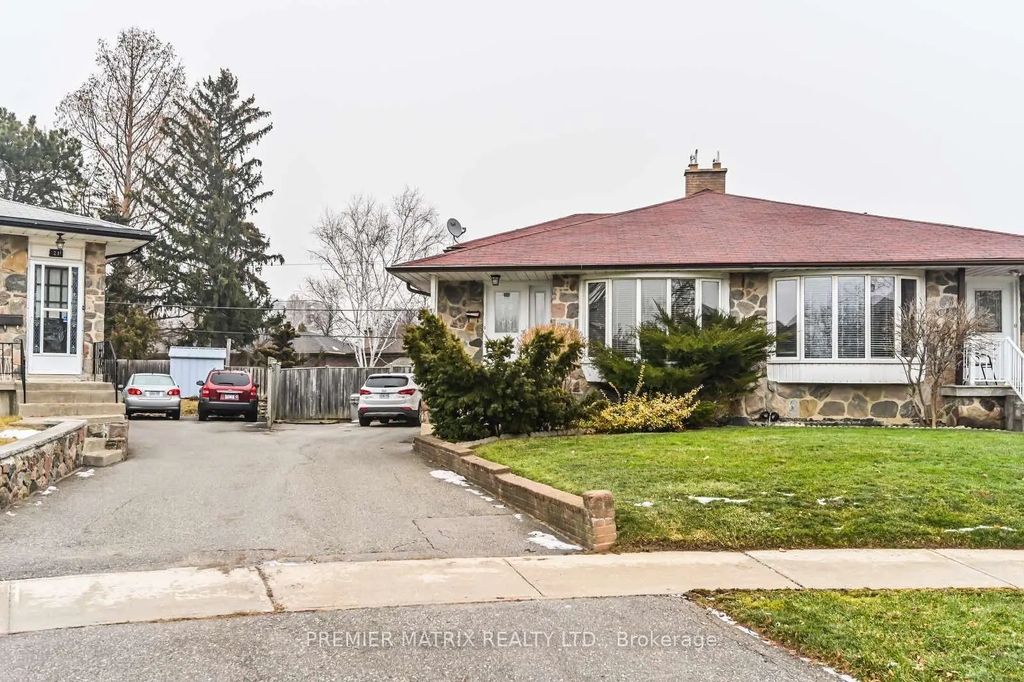 19 Beckenham Court, Toronto W08